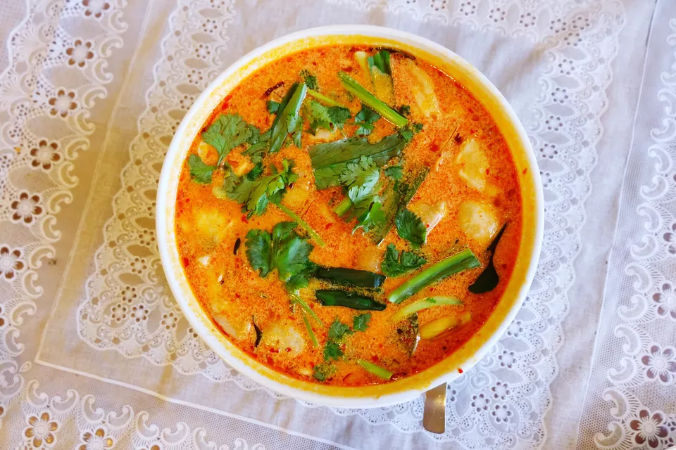 Make Tom Khaa, Easy Tom Yum Soup with Coconut Milk