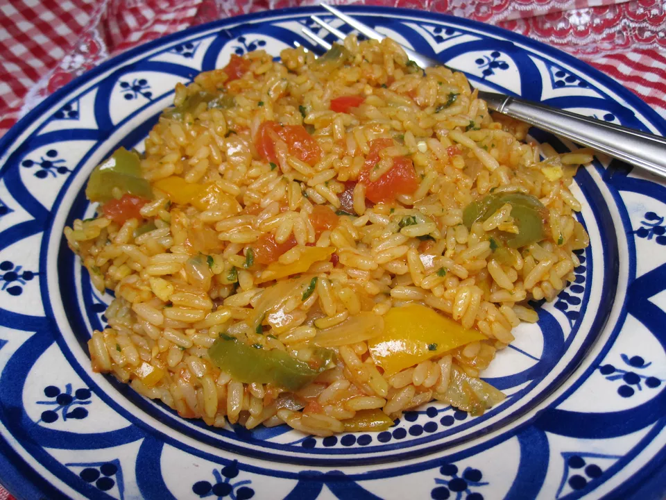 Spicy Moroccan Rice with Tomatoes and Peppers